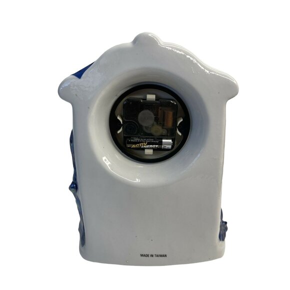 Vintage Colonial Couple Mantle Clock Porcelain Man w/ Violin Woman w/ Harp 10" - Picture 4 of 10